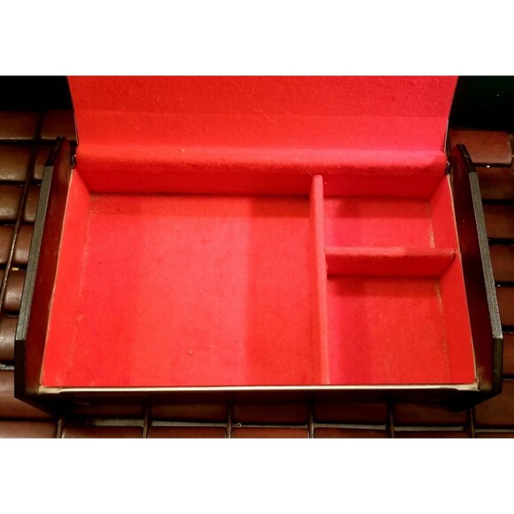 Vintage Medieval Style Metal Jewelry Box W/ Griffon Lion Coat of Arms 10"x6"x3" - Picture 5 of 9